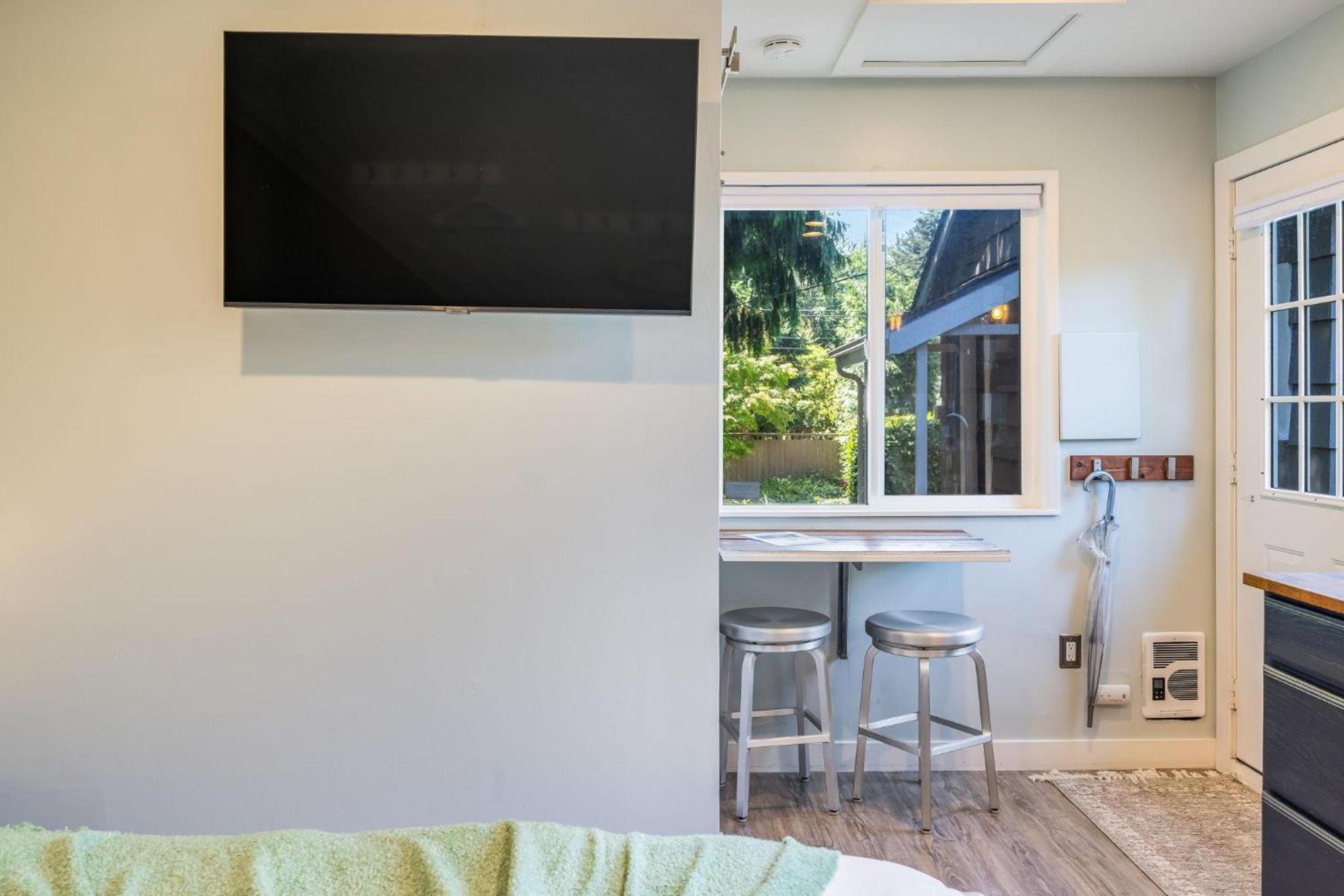 Ballard Cozy Holiday home *