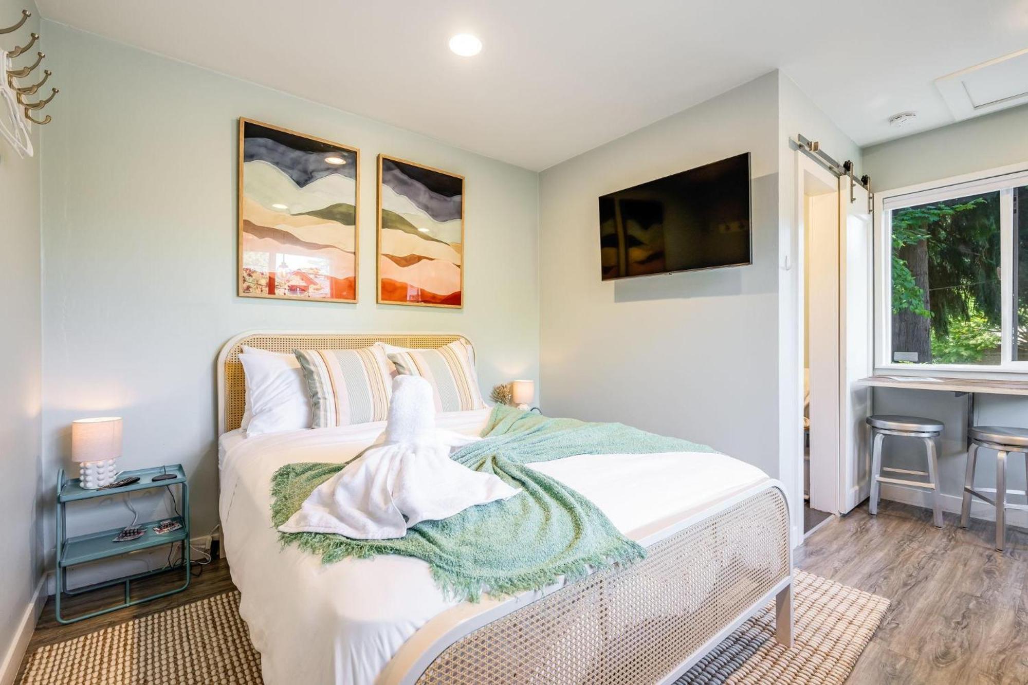 Ballard Cozy Holiday home Seattle